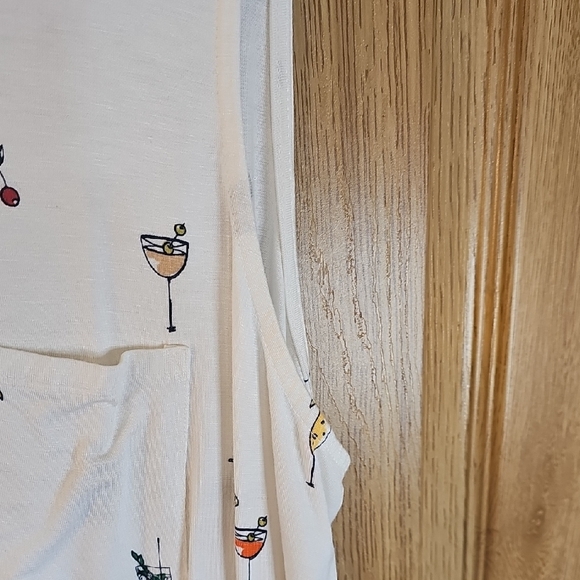 Philosophy White Tank Top with Fun Cocktail Design - Picture 7 of 9